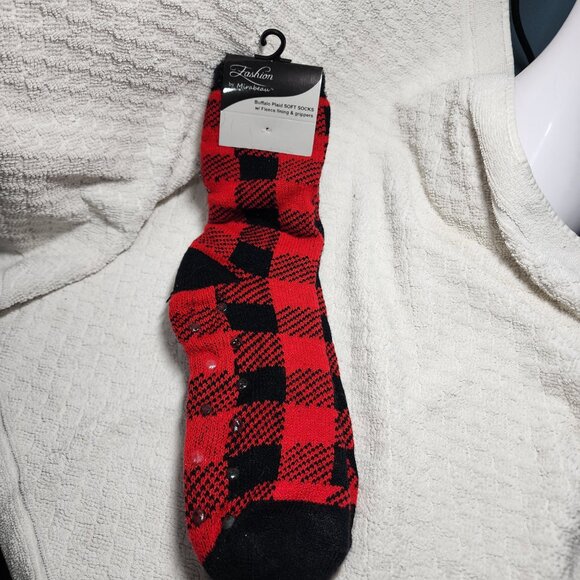Fashion by Mirabeau BUFFALO Plaid Soft Socks w/Fleece Lining & Grippers - Picture 2 of 6